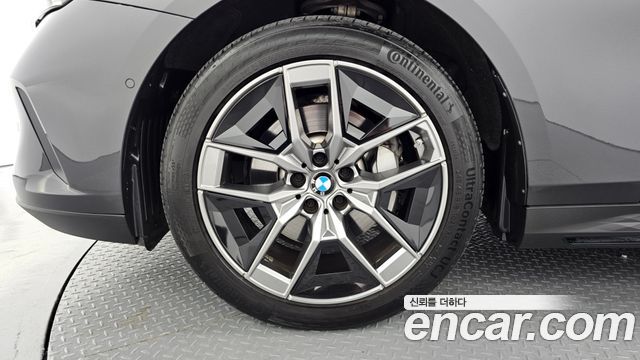 BMW 5 Series G60 530i xDrive - фото 4