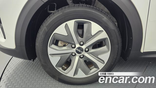 Kia Niro Plus Air - фото 4