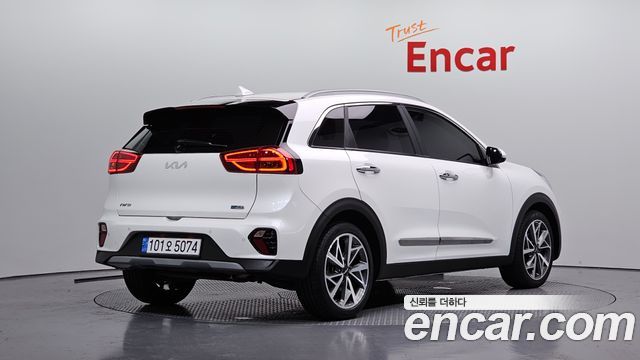Kia Niro New 1.6 HEV Signature - фото 0