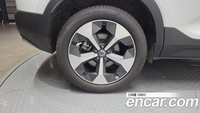 Volvo XC40 B4 Ultimate Bright - фото 4