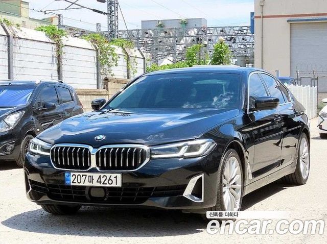 BMW 5 Series G30 530i xDrive Luxury - фото 1