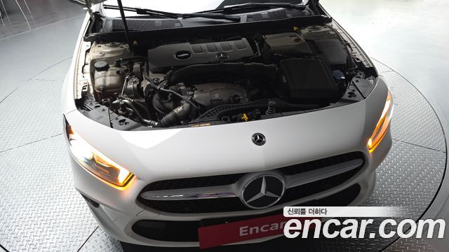 Mercedes-Benz A-Class W177 A220 Sedan - фото 4