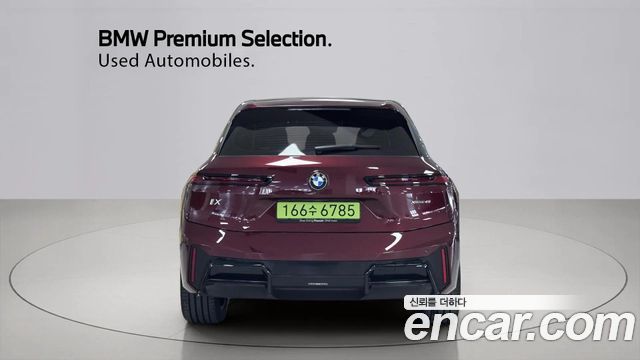 BMW iX xDrive45 M Sport - фото 3