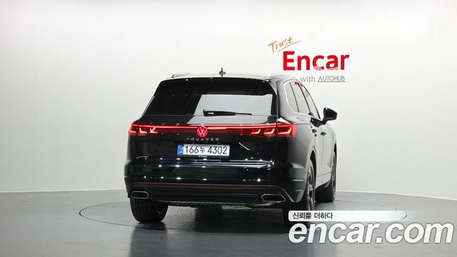 Volkswagen Touareg 3-го поколения 3.0 TDI Prestige - фото 2