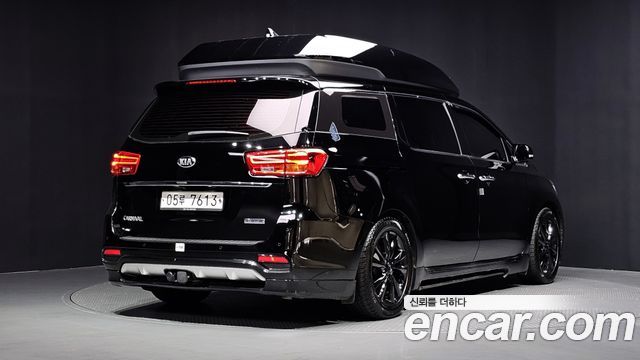 Kia Carnival New 9-Seater Hi-Limousine Noblesse Special - фото 1