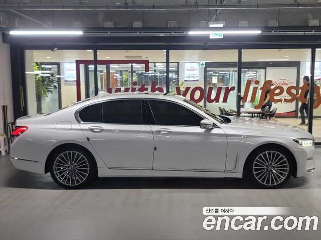 BMW 7 Series G11 740d xDrive Design Pure Excellence - фото 2