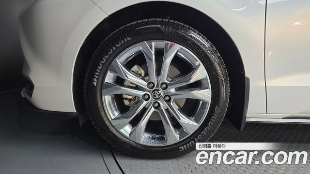 Toyota Sienna 4-го поколения 2.5 Hybrid 2WD - фото 4