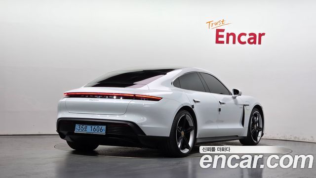 Porsche Taycan Base - фото 1