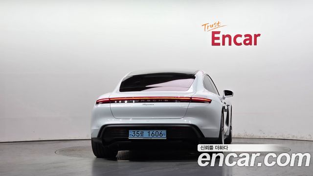 Porsche Taycan Base - фото 3