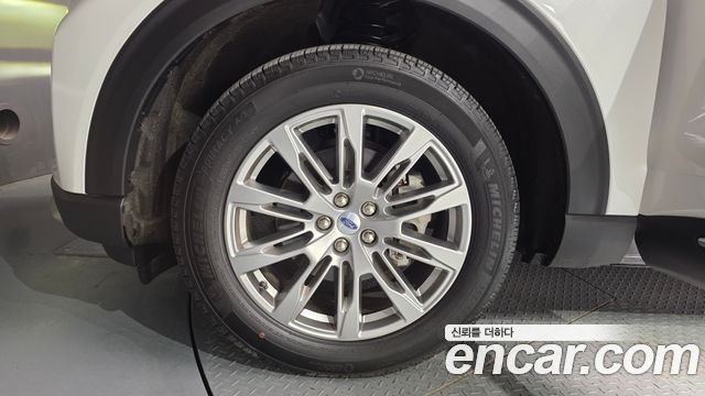 Ford Explorer 6-го поколения 2.3 Platinum 4WD - фото 4