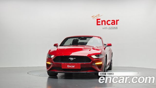 Ford Mustang Convertible - фото 1