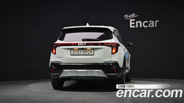 Kia Seltos New Gasoline 2.0 2WD Prestige - фото 3
