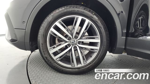Volkswagen Tiguan Allspace 2.0 TSI Prestige - фото 4