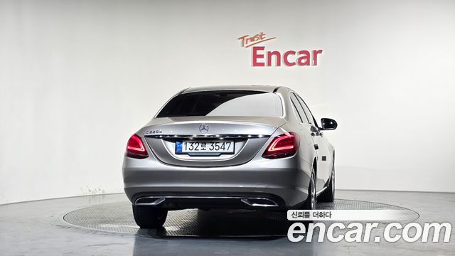 Mercedes-Benz C-Class W205 C220 d Avantgarde - фото 2