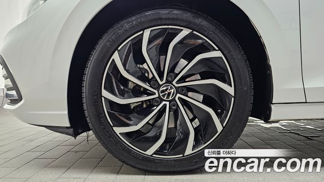Volkswagen Golf 8-го поколения 2.0 TDI Prestige - фото 3