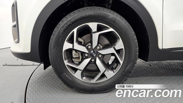 Kia Sportage The Bold Diesel 1.6 4WD Trendy - фото 4