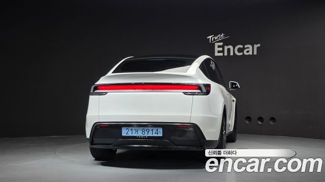 Tesla Model Y RWD - фото 3