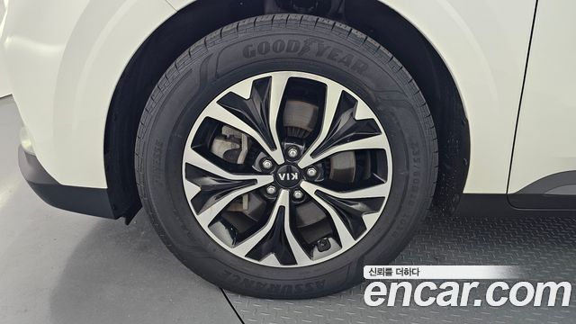 Kia Carnival 4-го поколения 9-Seater Prestige - фото 4