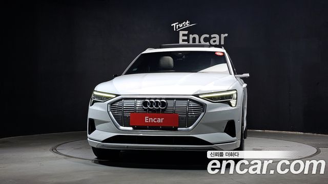 Audi e-Tron 55 Quattro - фото 2