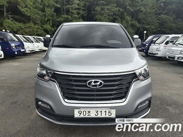 Hyundai Starex New Van 3-Seater Smart - фото 0