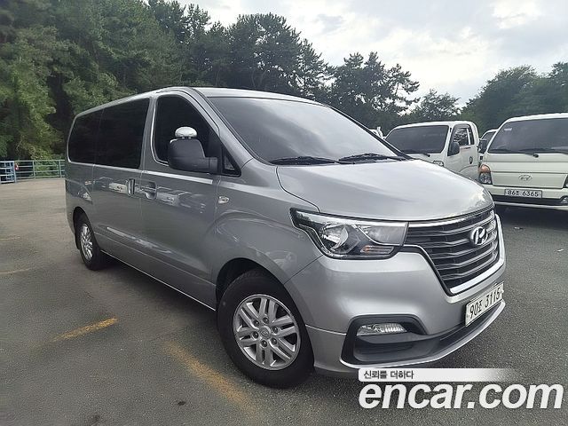 Hyundai Starex New Van 3-Seater Smart - фото 1