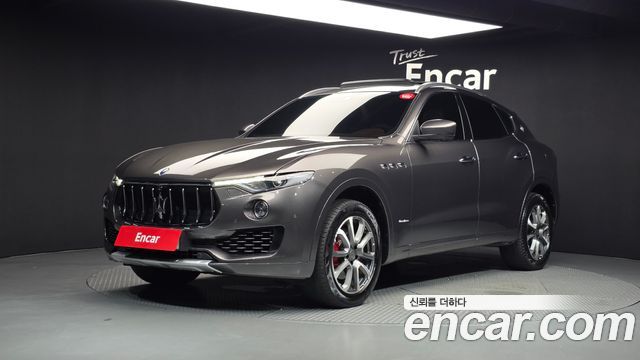Maserati Levante 3.0 Diesel AWD GranLusso - фото 0