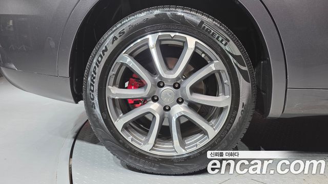 Maserati Levante 3.0 Diesel AWD GranLusso - фото 4
