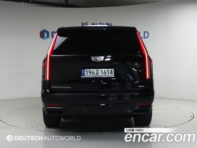 Cadillac Escalade 5-го поколения 6.2 Sports Platinum - фото 3