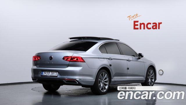 Volkswagen Passat B8 2.0 TDI Prestige - фото 1
