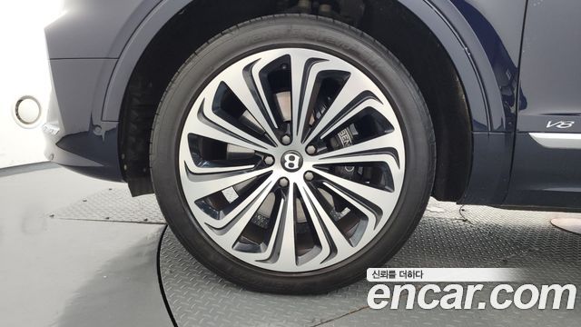 Bentley Bentayga 4.0 V8 - фото 4