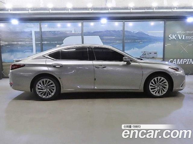 Lexus ES 300h 7-го поколения Luxury Plus - фото 2