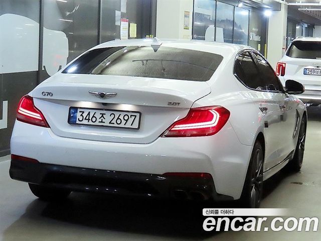 Genesis G70 2.0T Advanced - фото 1