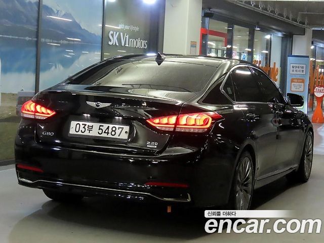 Genesis G80 2.2D AWD Premium Luxury - фото 1