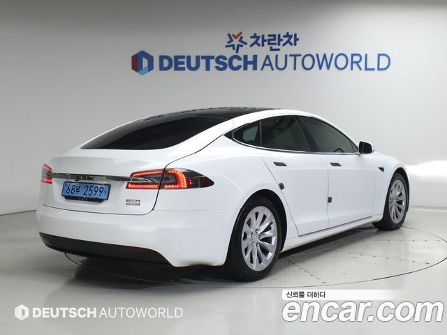 Tesla Model S Long Range - фото 1