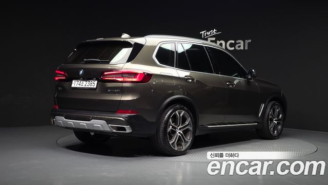 BMW X5 G05 xDrive 40i xLine - фото 1