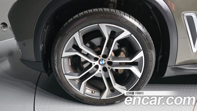 BMW X5 G05 xDrive 40i xLine - фото 4