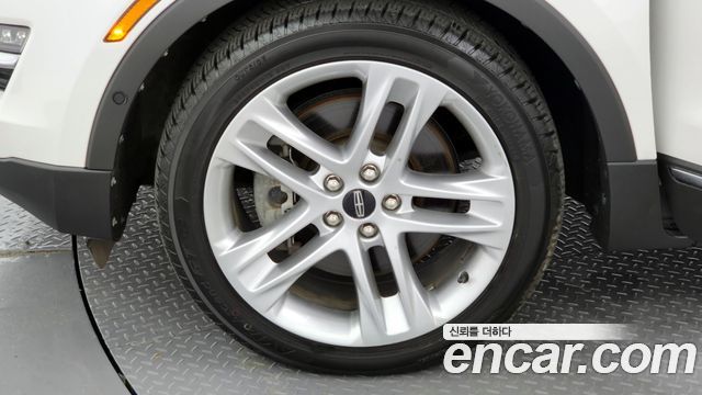 Lincoln MKC 2.0 AWD - фото 4