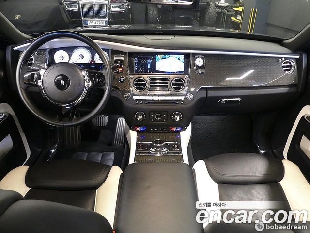 Rolls-Royce Ghost 6.6 V12 Black badge - фото 3