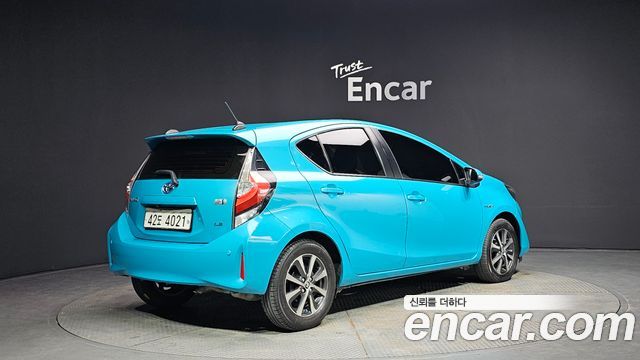 Toyota Prius 1.5 - фото 1