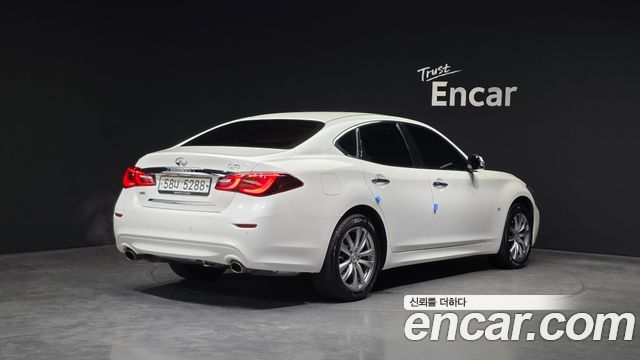 Infiniti Q70 3.7 AWD - фото 1