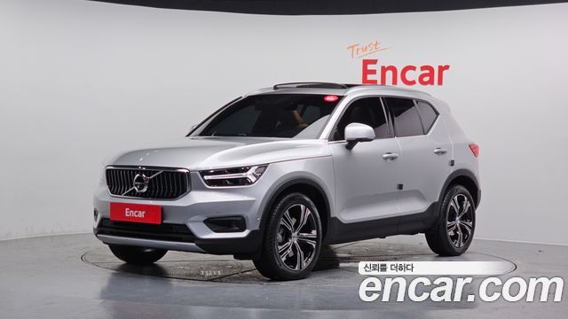 Volvo XC40 T4 Inscription - фото 0