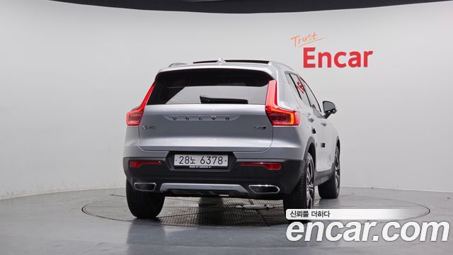 Volvo XC40 T4 Inscription - фото 3