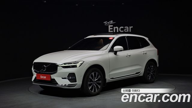 Volvo XC60 2-го поколения B5 Ultimate Bright - фото 0