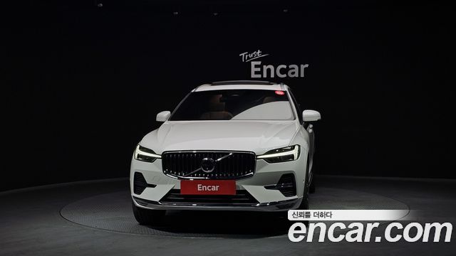 Volvo XC60 2-го поколения B5 Ultimate Bright - фото 2