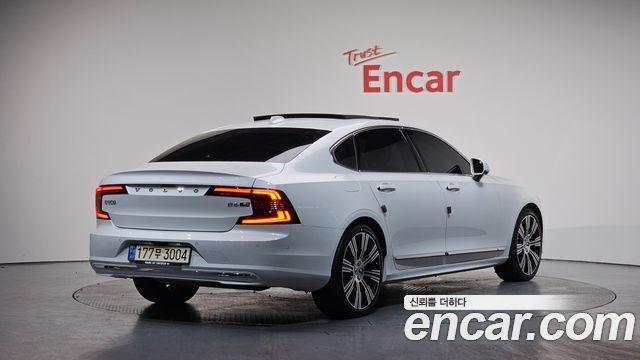 Volvo S90 B6 AWD Ultimate Bright - фото 1