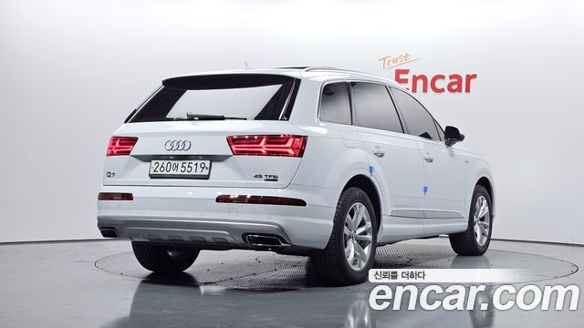 Audi Q7 45 TFSI Quattro - фото 1
