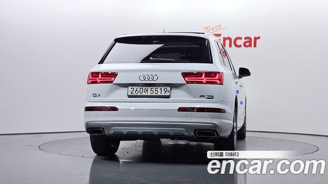 Audi Q7 45 TFSI Quattro - фото 3