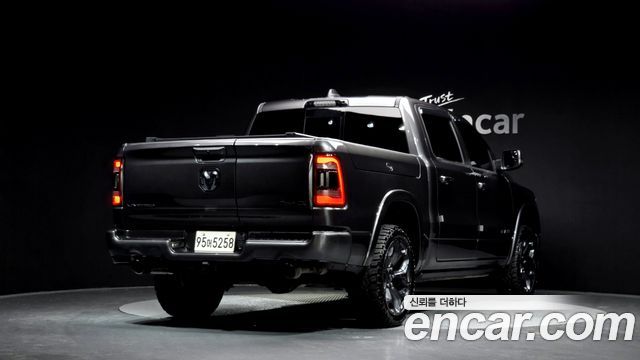 Dodge Ram Pick Up 5.7 - фото 1