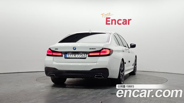 BMW 5 Series G30 530i xDrive M Sport Package - фото 3