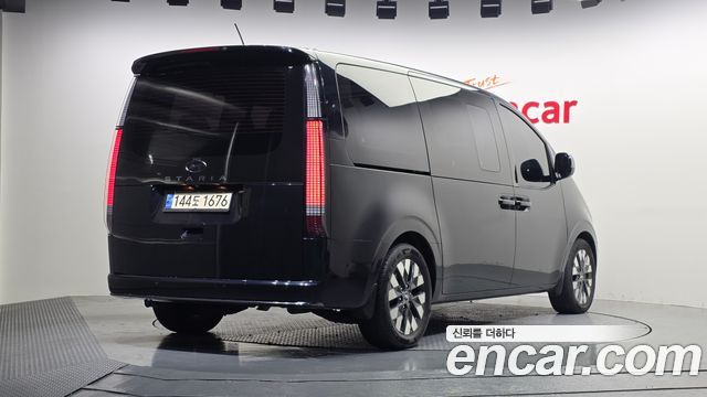 Hyundai Staria Lounge 7-Seater Inspiration - фото 1